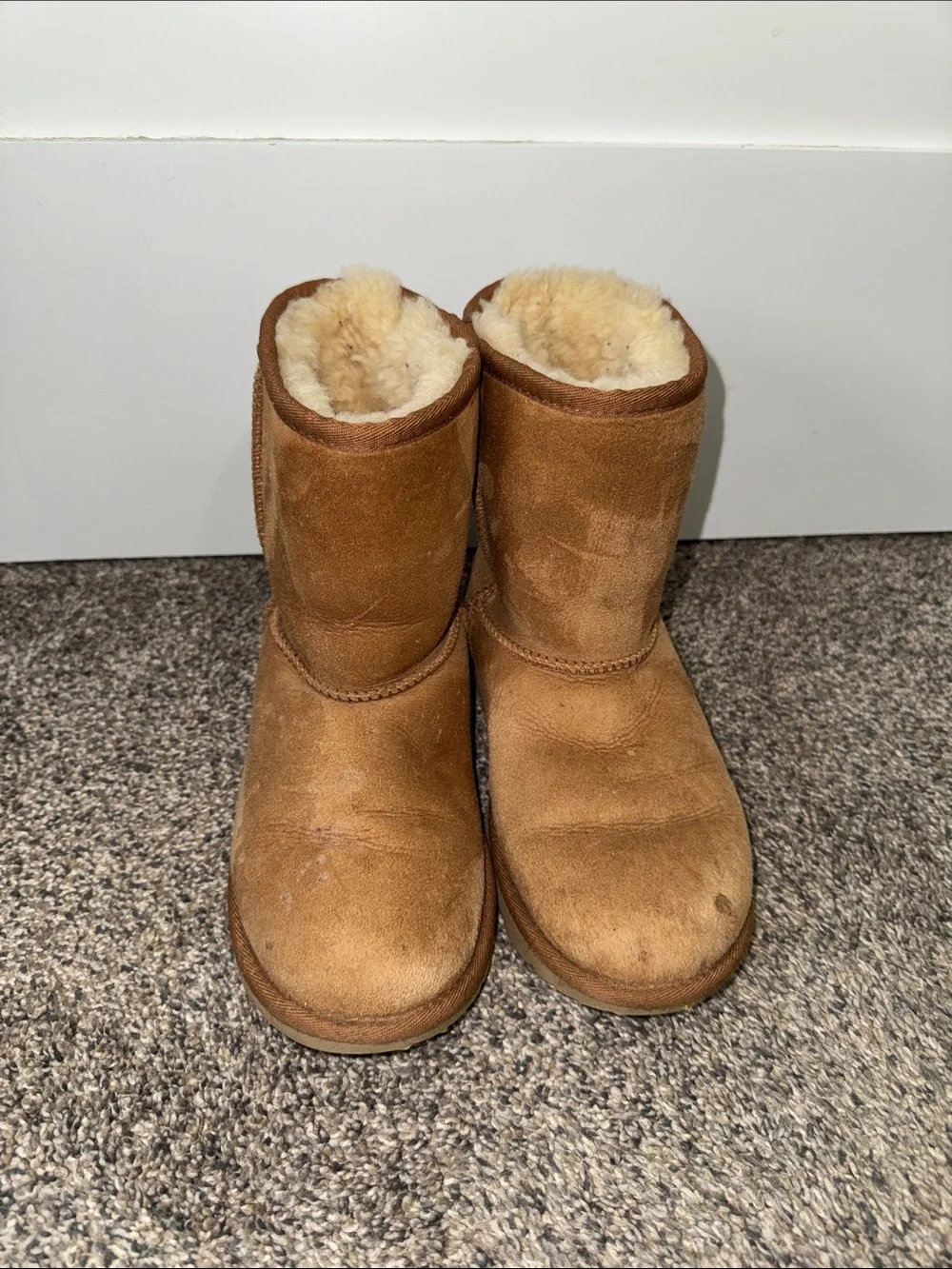 UGG Chestnut Suede Short Shearling Boots Sz 4